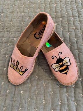 LAST CHANCE!!
EUC Circus by Sam Edelman Pink Queen Bee Espadrilles - Size 6